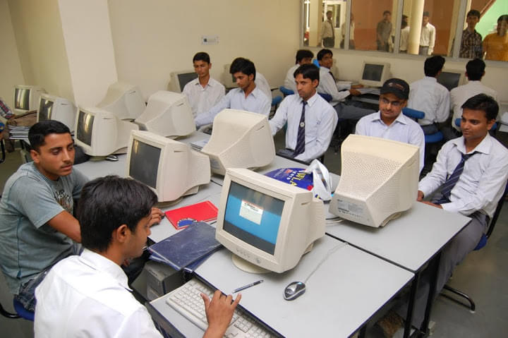 Shobhit University Meerut Laboratories photo 3