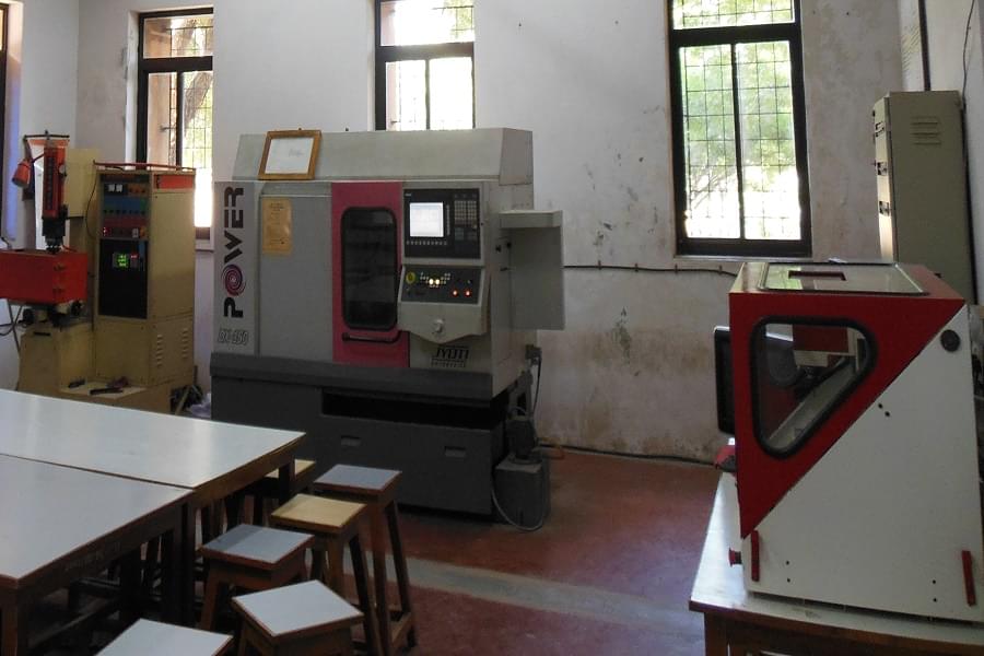 Ganpat University Mehsana Laboratory photo 8