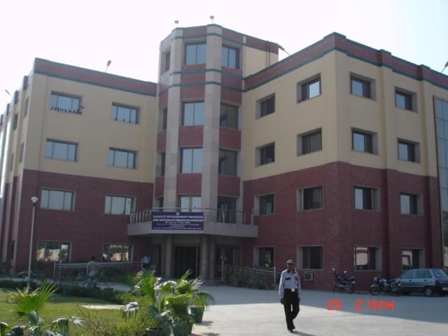 Makhanlal Chaturvedi University Bhopal Academic Building photo 2