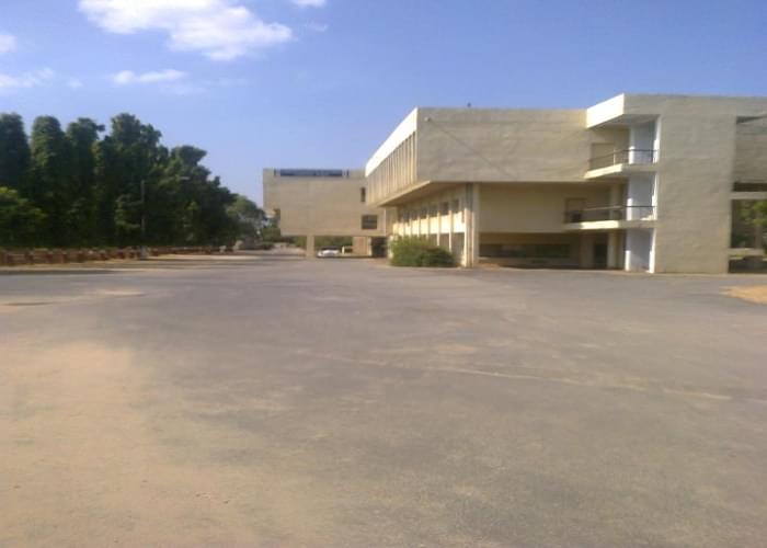 Sardarkrushinagar Dantiwada Agricultural University Palanpur Academic Building photo 5