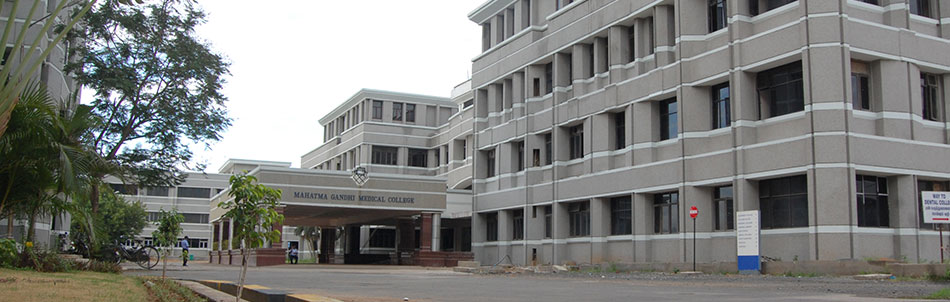 Sri Balaji Vidyapeeth University Pondicherry Academic Building photo 1