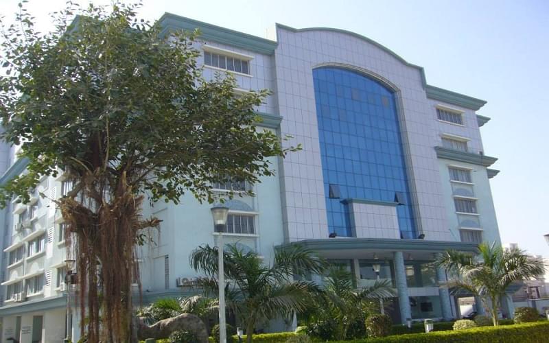 Gujarat Ayurved University Jamnagar Academic Building photo 2