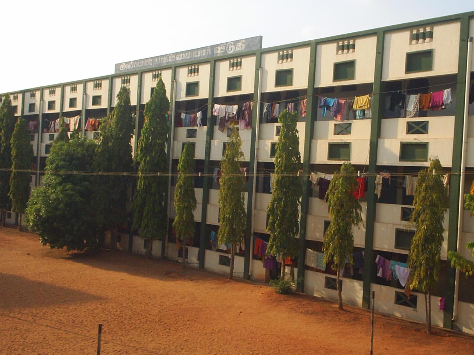 Periyar Maniammai Institute of Science and Technology Thanjavur hostel photo 1