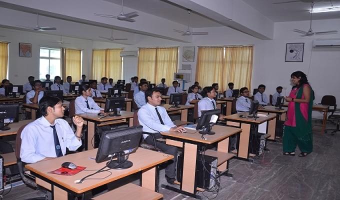 Mewar University Chittorgarh Laboratory photo 2