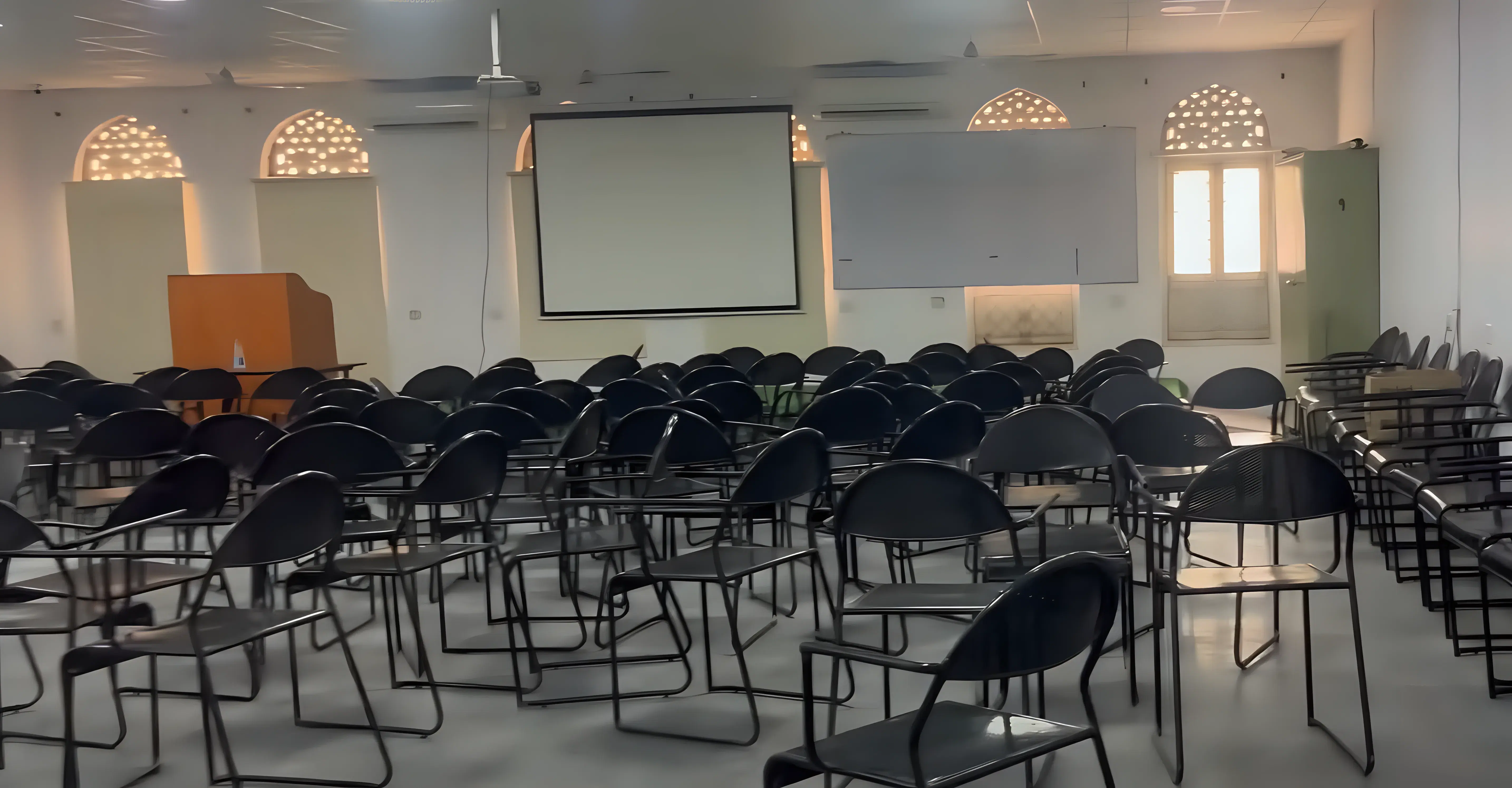 Nawab Shah Alam Khan College of Engineering & Technology Hyderabad classroom photo 1