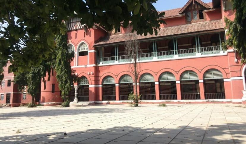 Gujarat Arts and Science College Ahmedabad Academic Building photo 1