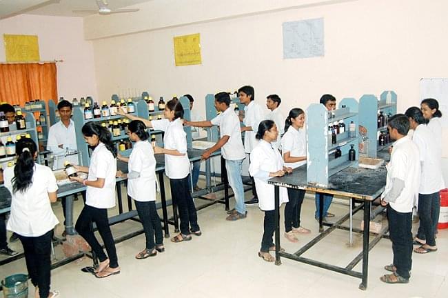 Deogiri College Aurangabad Laboratory and Library photo 12