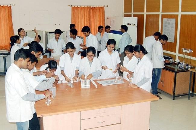 Deogiri College Aurangabad Laboratory and Library photo 9