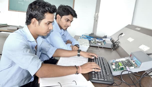 DRIEMS University Laboratory and Library photo 7