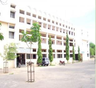 Hirachand Nemchand College of Commerce Solapur Academic Building photo 2