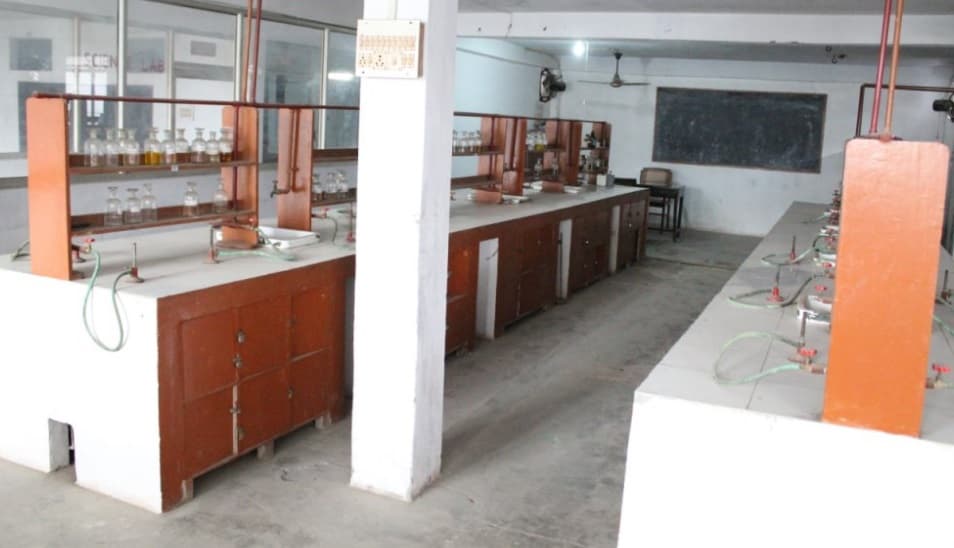 Dr. Rajendra Prasad Memorial Degree College Lucknow Laboratory and Library photo 6