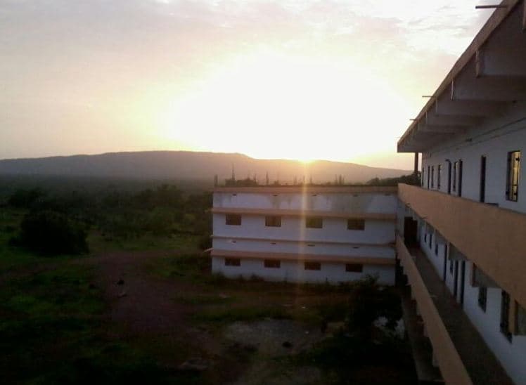 Crescent College of Pharmaceutical Sciences Payangadi Kannur Academic Building photo 4