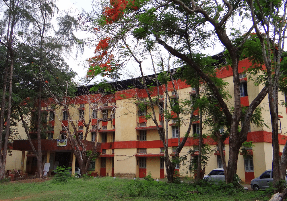 Government College Kottayam Academic Building photo 1