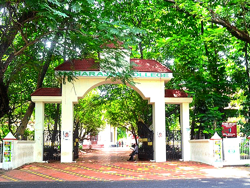 Maharaja's College Ernakulam College Building photo 1
