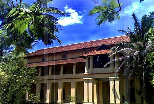 Maharaja's College Ernakulam College Building photo 2