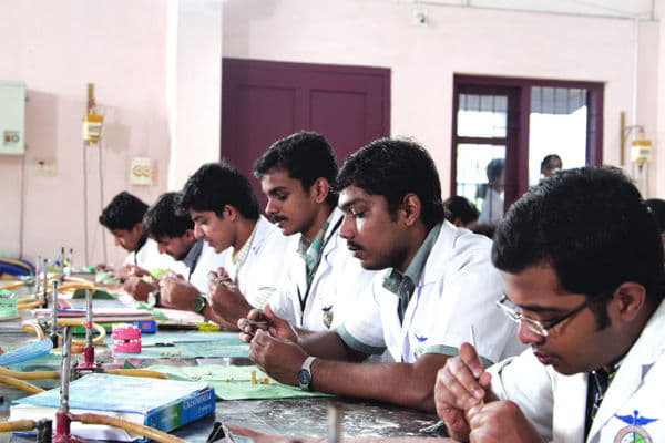 Al Azhar Dental College Thodupuzha Labs photo 2