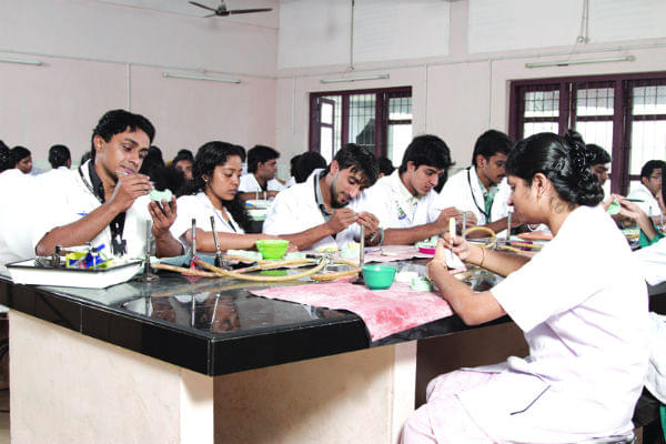 Al Azhar Dental College Thodupuzha Labs photo 3