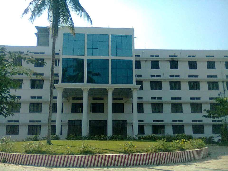 Sri Sankara Dental College Varkala Thiruvananthapuram Academic Building photo 3