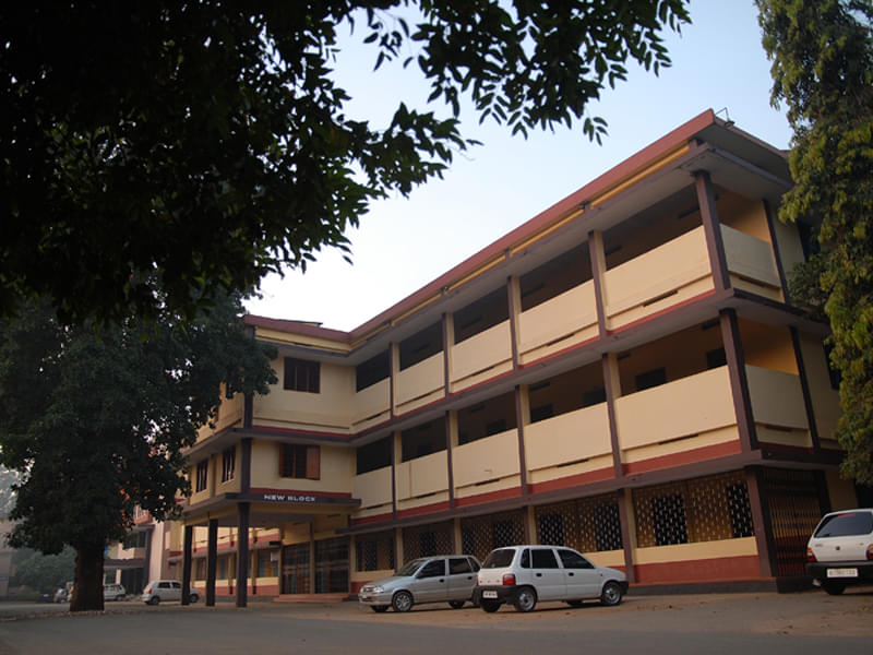 Newman College Thodupuzha Academic Building photo 2