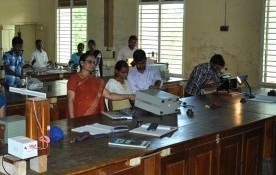 Chikkaiah Naiacker College Erode Lab photo 1