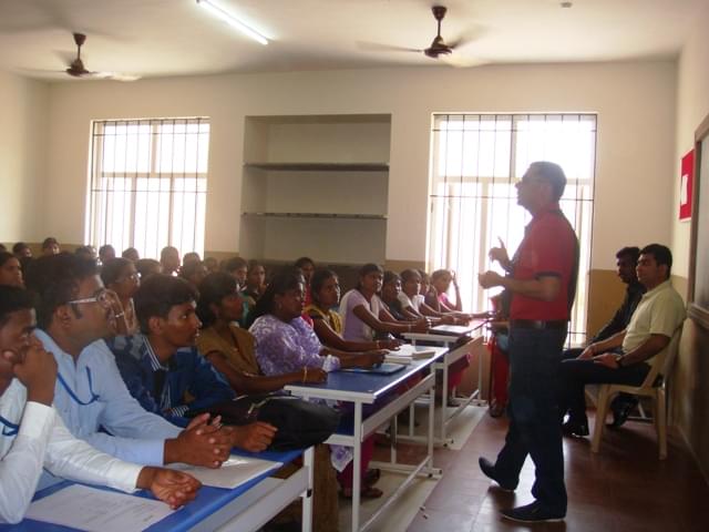 Michael Institute of Management (Business School) Madurai Classrooms photo 3