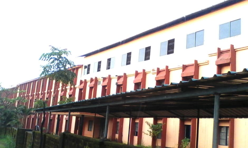Mahatma Gandhi College Iritty Academic Building photo 6