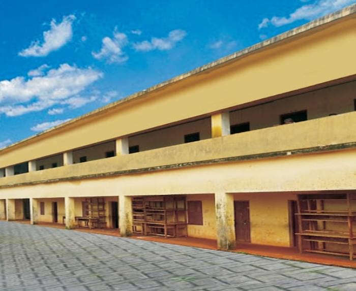 Malabar College Of Advanced Studies Vengara Academic Building photo 3
