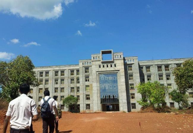 Malabar Institute of Technology Anjarakandy Academic Building photo 4