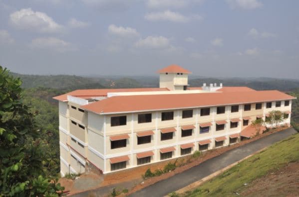 SAFI Institute of Advanced Study Vazhayoor Academic Building photo 4