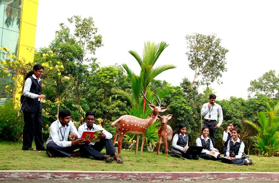 Santhigiri College Thodupuzha College Campus photo 4