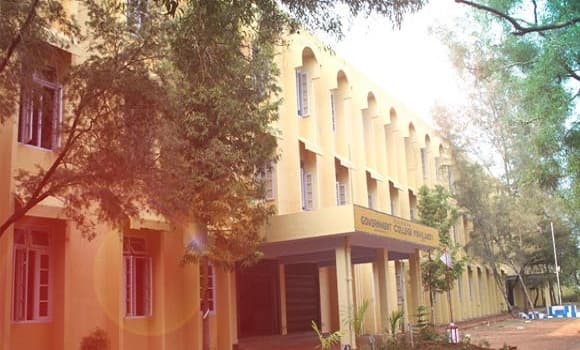 SARBTM Govt. College Koyilandi Academic Building photo 3