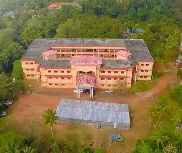 Sree Narayana Institute of Ayurvedic Studies and Research Kollam Academic Building photo 2