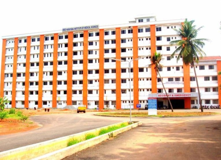 Sree Narayana Institute of Medical Sciences Chalakka Ernakulam Academic Building photo 4