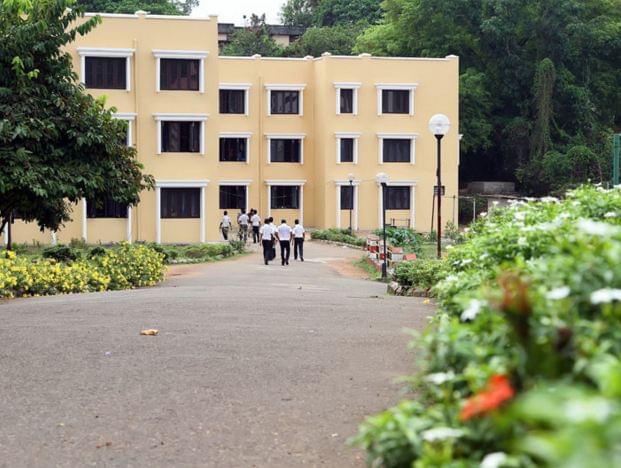 Kunjali Marakkar School of Marine Engineering Kochi Academic Building photo 6
