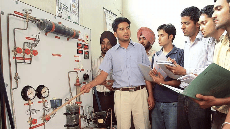 Rayat Bahra Group of Institutions: Ropar Campus Labs and Library photo 6