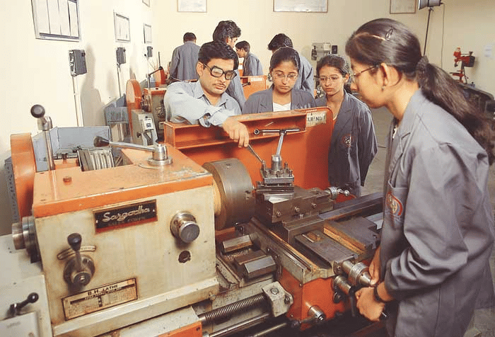 Rayat Bahra Group of Institutions: Ropar Campus Labs and Library photo 7