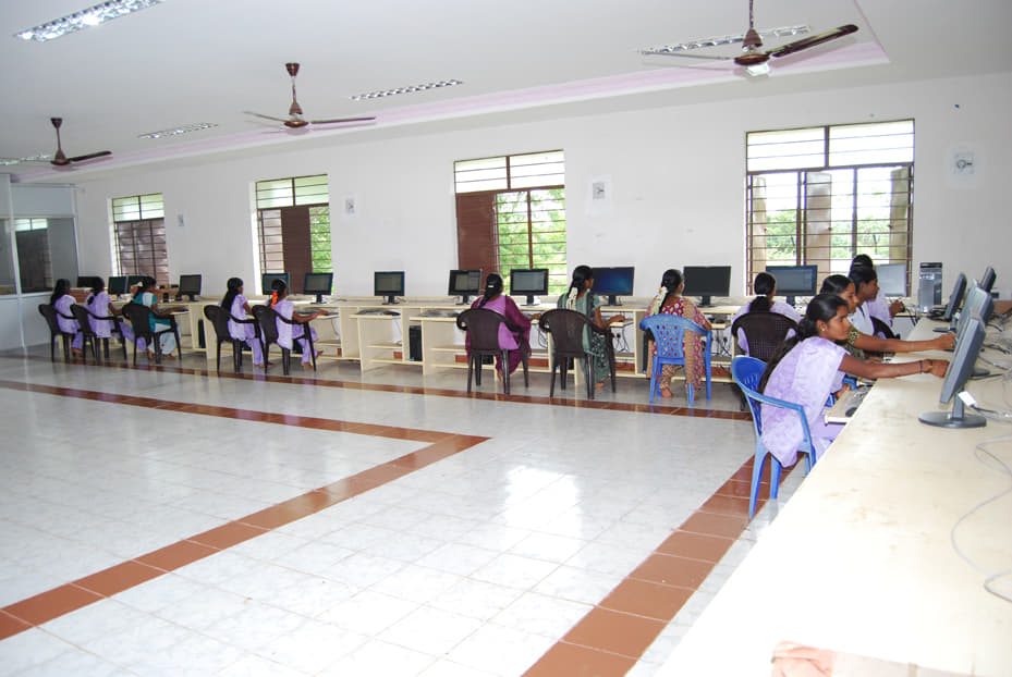 Government Arts and Science College Women Barugur Labs photo 3