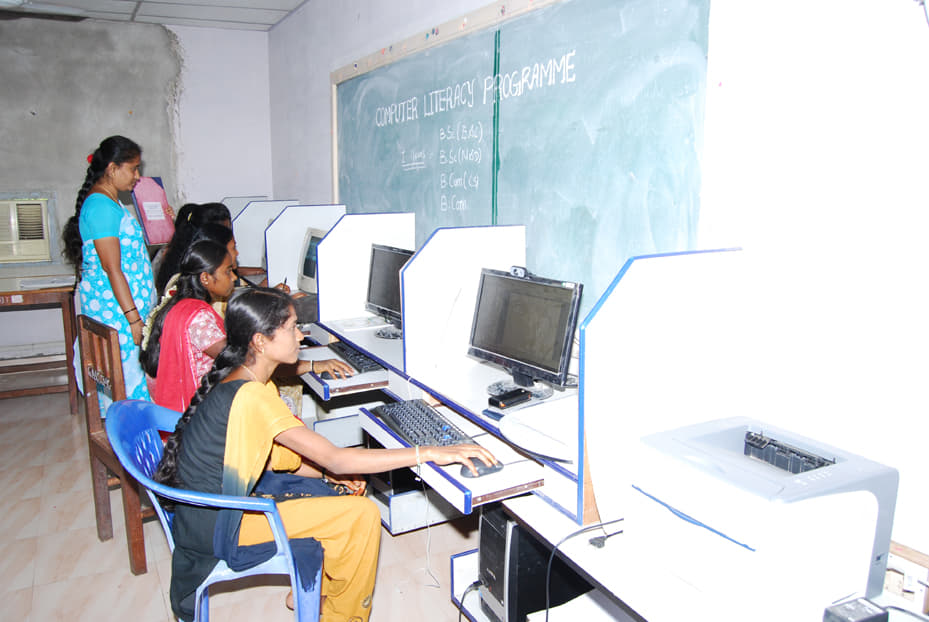 Government Arts and Science College Women Barugur Labs photo 13