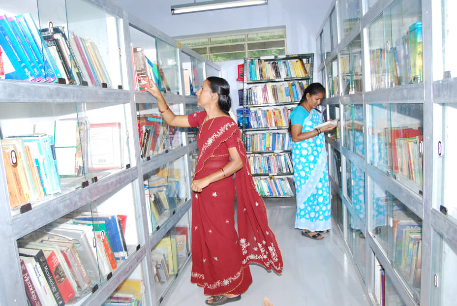 Government Arts and Science College Women Barugur Library photo 5