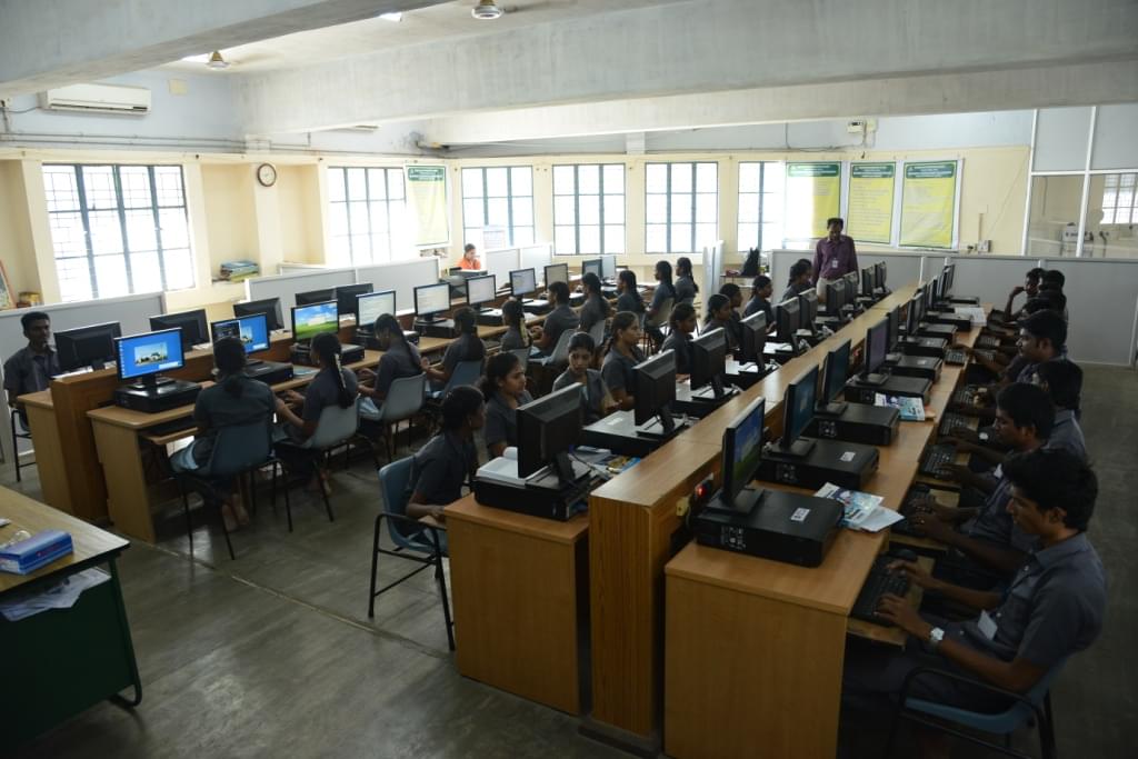 SACS MAVMM Engineering College Madurai Computer lab photo 2