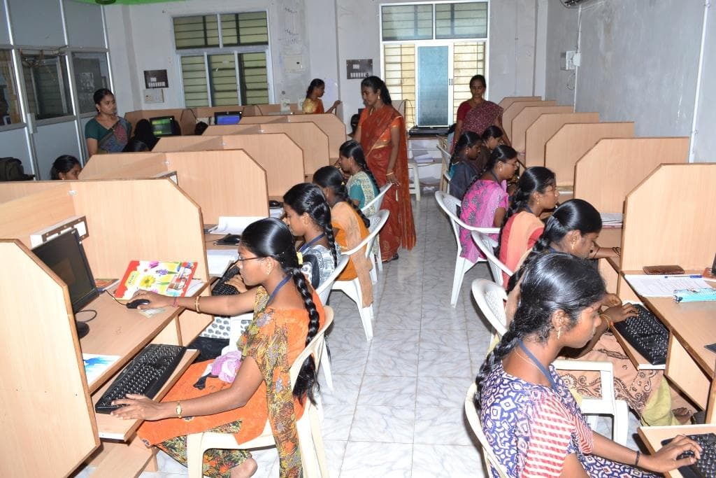 Government Arts College for Women Ramanathapuram Laboratories photo 2