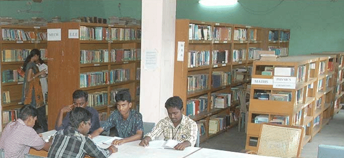 Solamalai College of Engineering, Veerapanjan Madurai Raja College photo 6