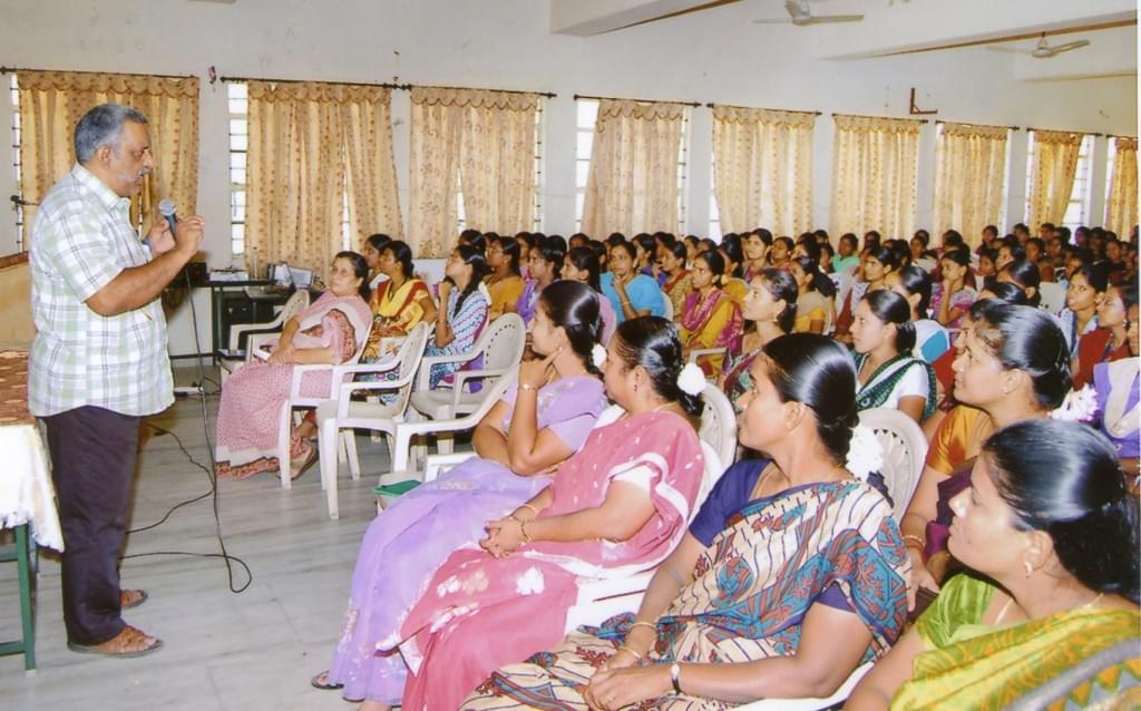 Tiruppur Kumaran College For Women Extra Curriculars photo 1