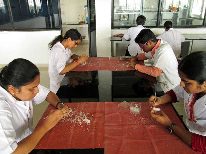 Sri Venkateswara Dental College And Hospital Chennai Laboratories photo 4