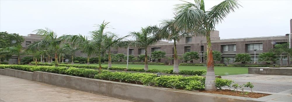 Gujarat Adani Institute of Medical Sciences Kachchh Academic Building photo 3