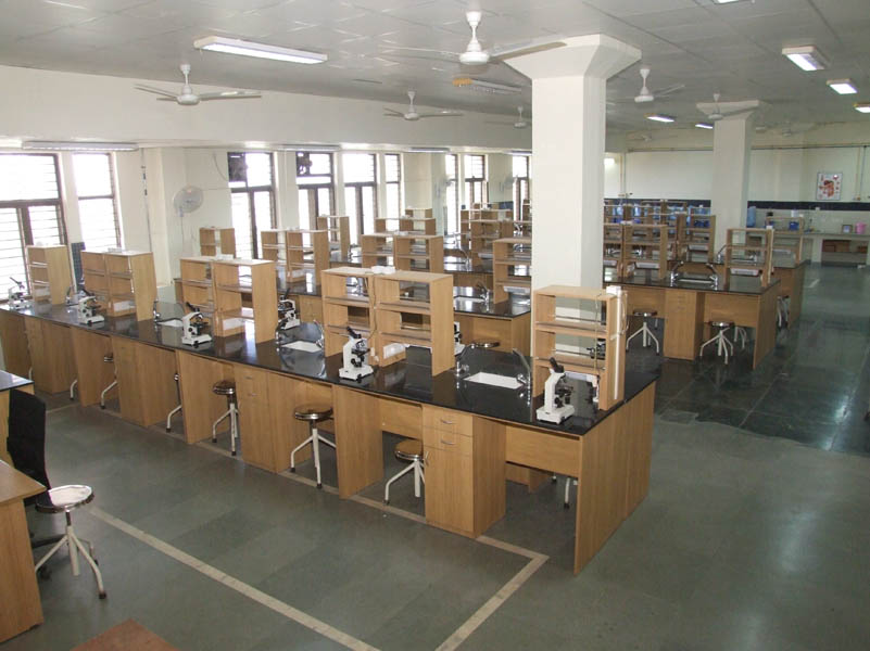 Gujarat Adani Institute of Medical Sciences Kachchh College Facilities photo 5