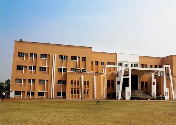 Regent Education and Research Foundation Kolkata Academic Building photo 1