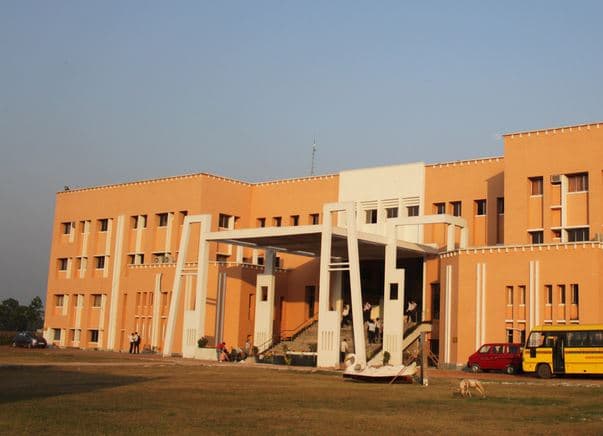 Regent Education and Research Foundation Kolkata Academic Building photo 3