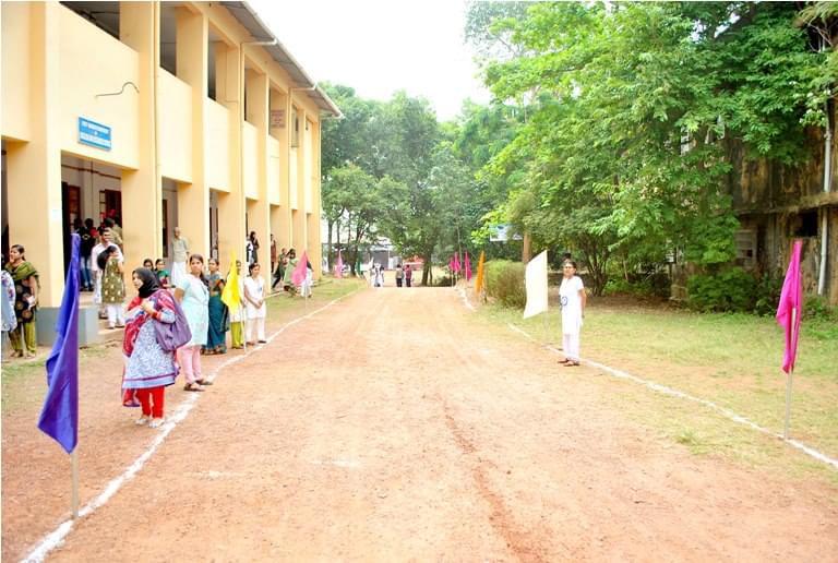 Government Brennen College Dharmadam Thalasery Academic Building photo 4