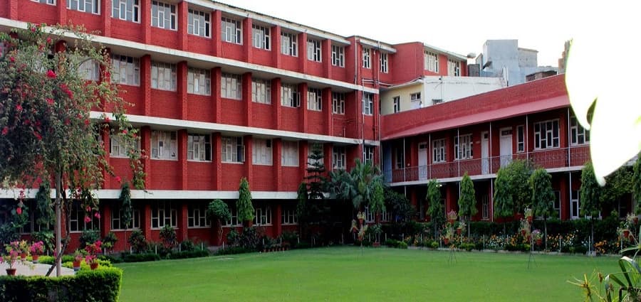 GN Girls College Patiala Academic Building photo 3